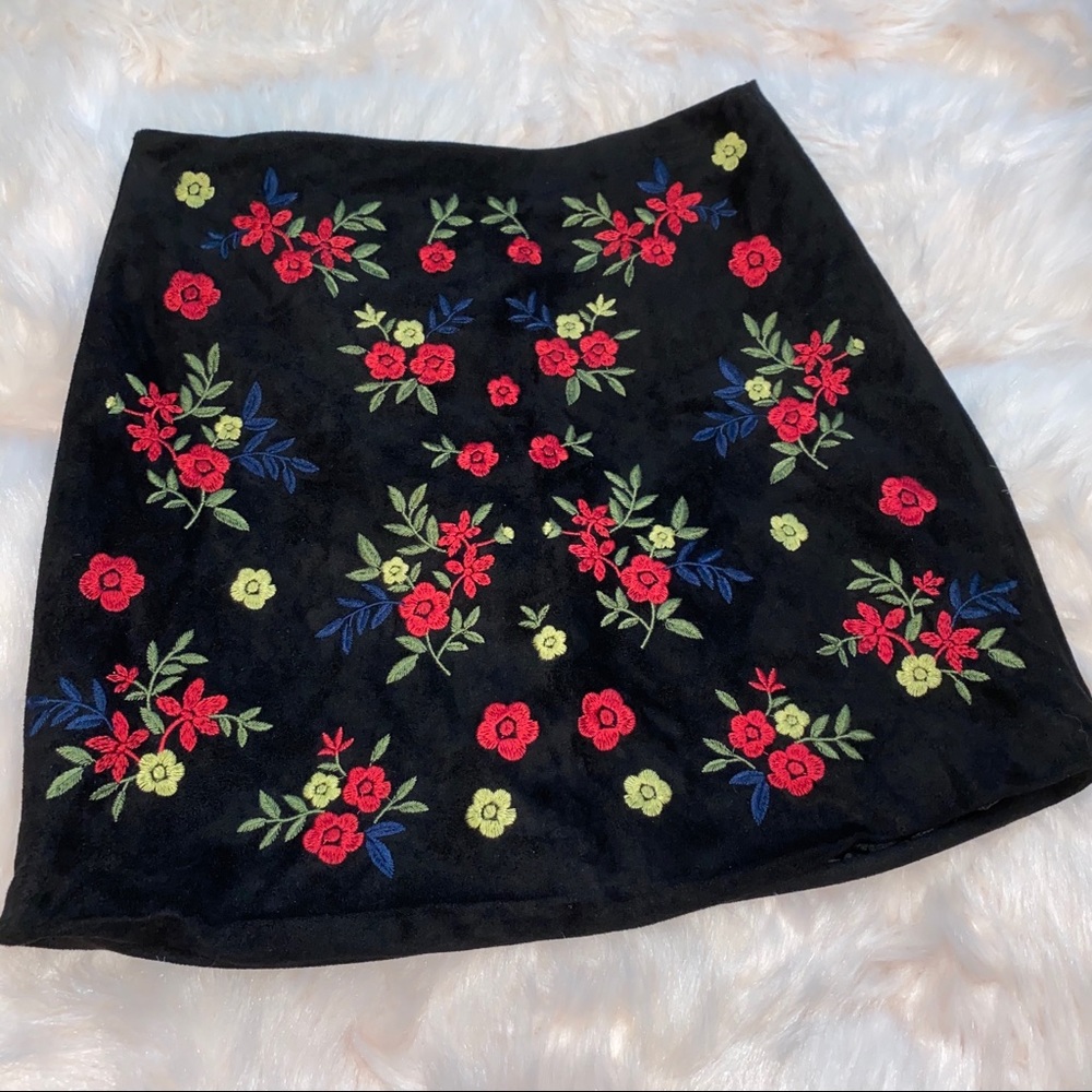 Black Floral Embroidered Suede Skirt - Picture 2 of 4